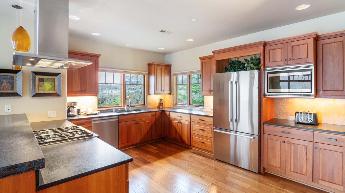 Image showcasing 2 Bedroom Penthouse Suite | Columbia Cliff Villas