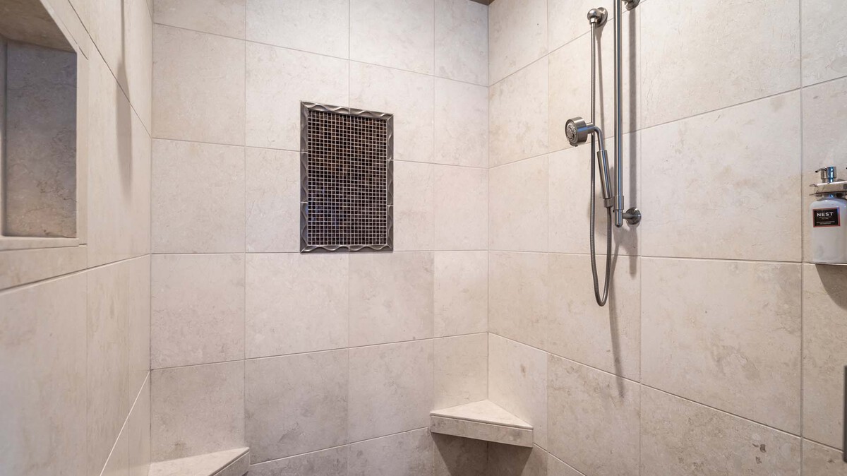 Curated visual reference: Gallery Detail: Penthouse Suite