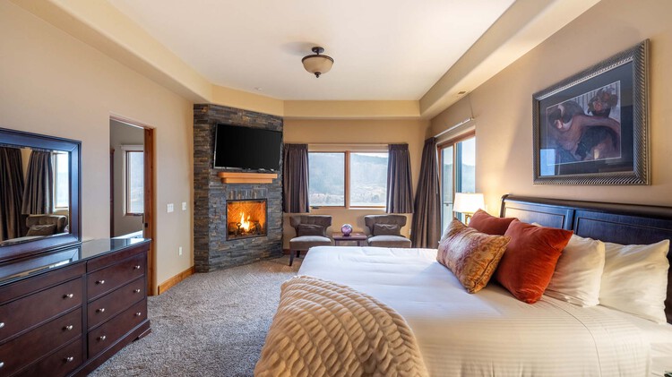 View of 2 Bedroom Penthouse Suite | Columbia Cliff Villas